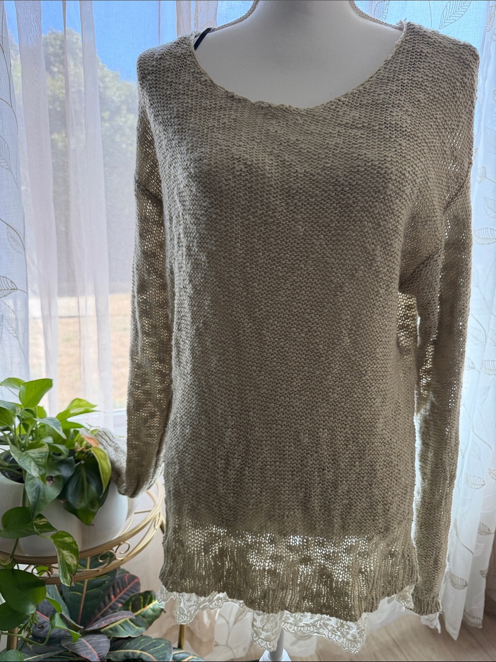 Forever 21 Cream Scoop Neck Lightweight Knit Sweater